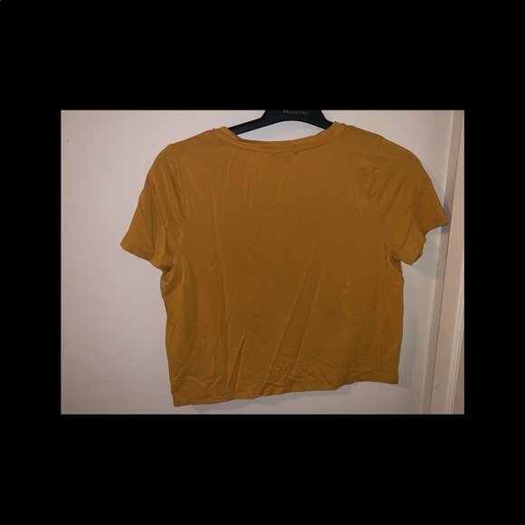 Crop top - Picture 2 of 3